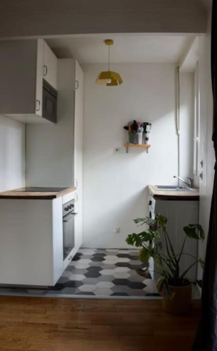 Voguish Parisian 40m2 Flat Near La Bastille, 11th
